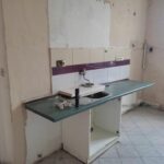 Pracovníci a klienti Probačního domu spolupracují s organizací Romodrom na rekonstrukci bytů